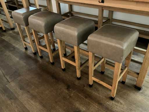 Huts - Sgabello da bar in legno con seduta in pelle (12x)