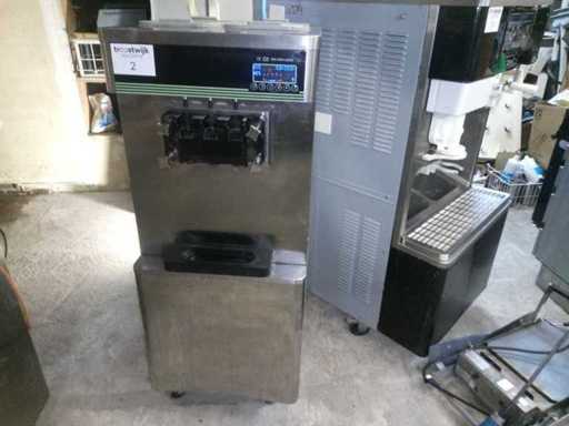 Ice cream maker