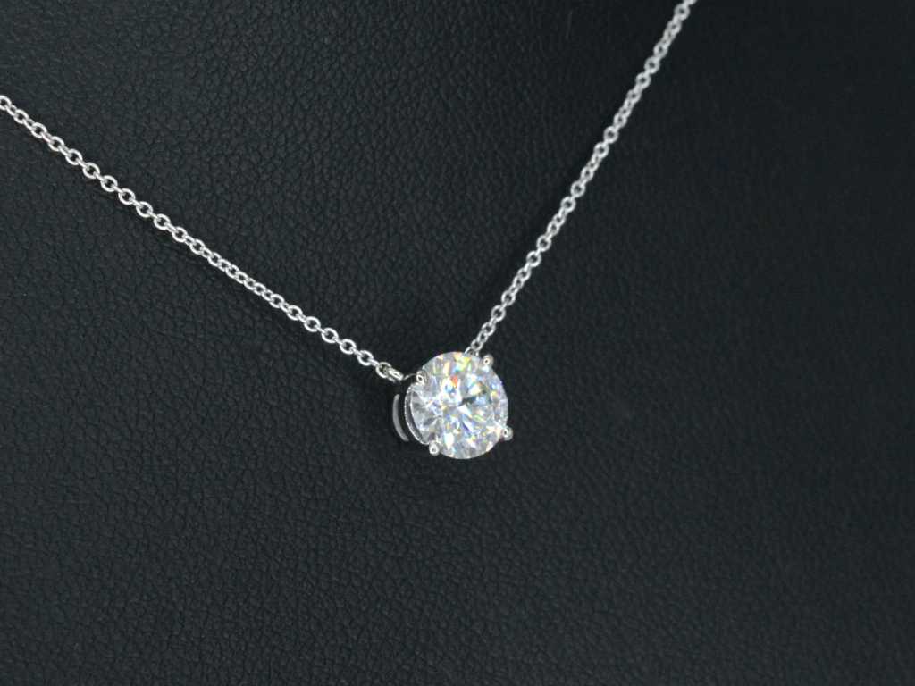 Witgouden collier met een diamant van 0.70 carate