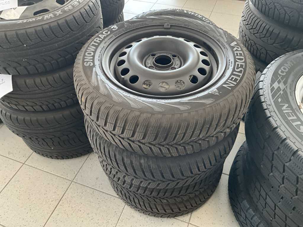 Vredestein Snowtrac 3 Car Tyre (4x)