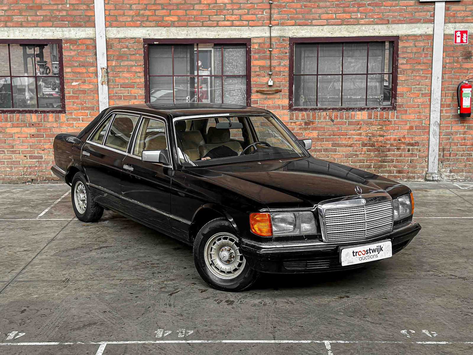 Mercedes-Benz 280 SEL 