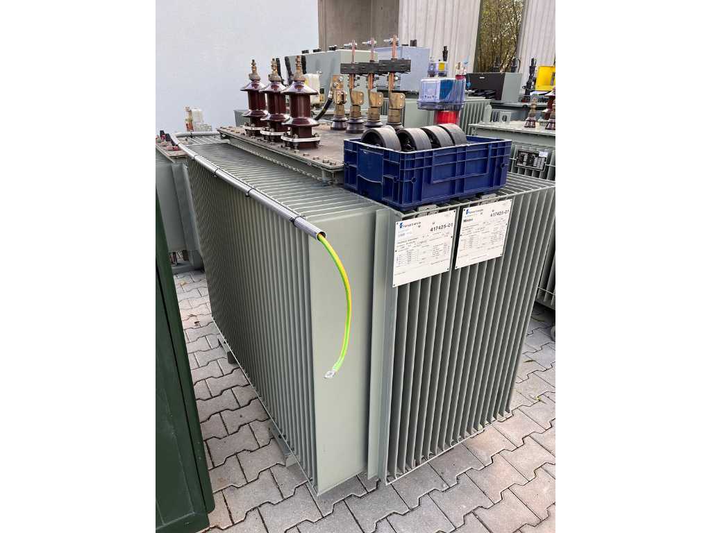Umplut cu ulei - Transformator 1000 kVA 10.000 / 765 Volt