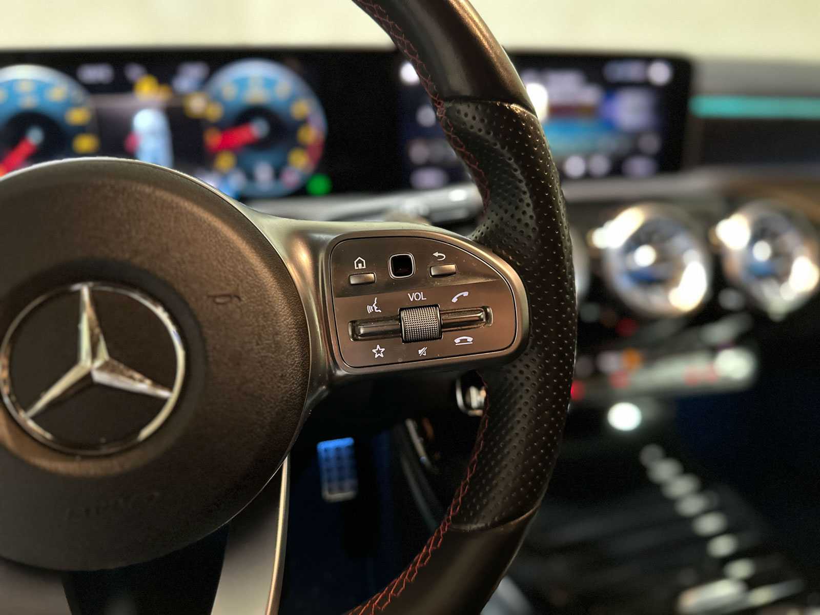 Mercedes-Benz A200 Business Solution AMG A-klasse 163pk 2020 (Origineel-NL), J-049-DZ