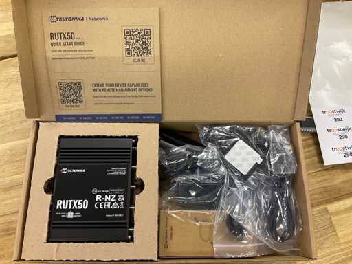 Teltonika RUTX50 Router