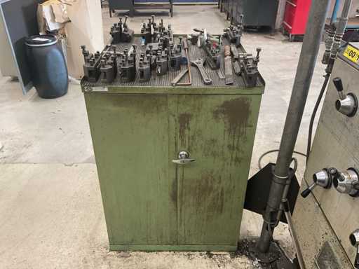 Lista Werkstattschrank mit Drehmaschinenzubehör