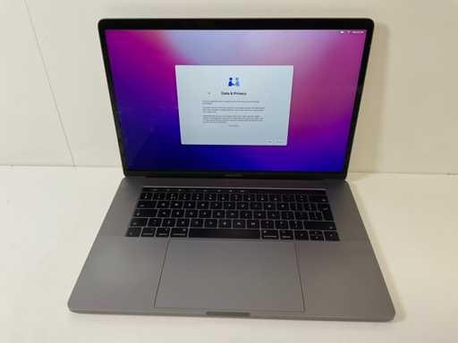 Apple MacBook Pro 15”, QuadCore Intel i7, 16 GB RAM, 500 GB NVMe, AMD Radeon Pro 455 2 GB Laptop