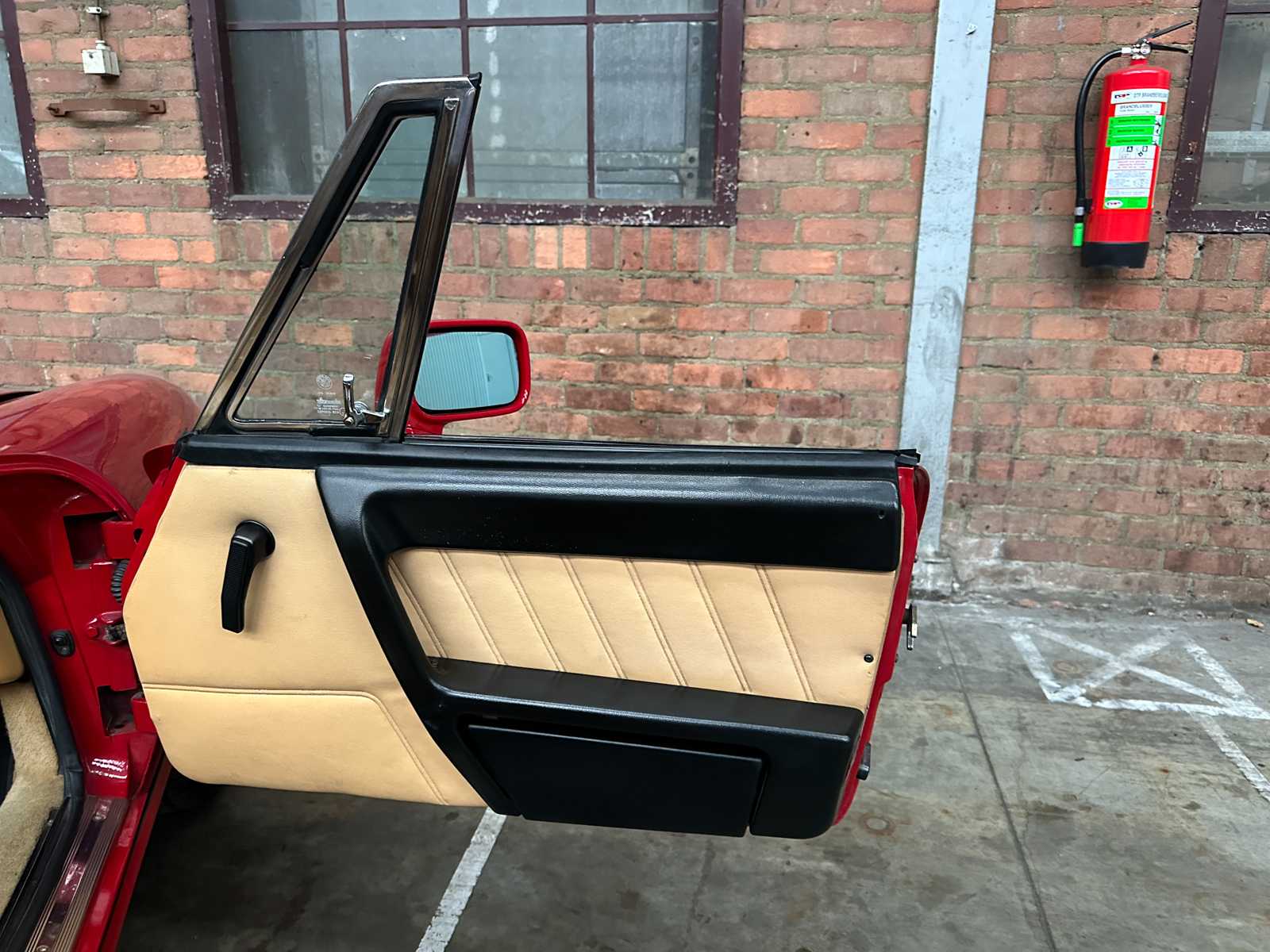 Alfa Romeo Spider 2000 2.0 118pk 1992, 56-RL-TR