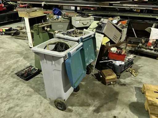 Un lot de diverse echipamente