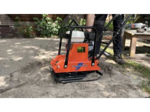 2573cc59-24e1-4fe8-bd68-e377b44e4713.mp4