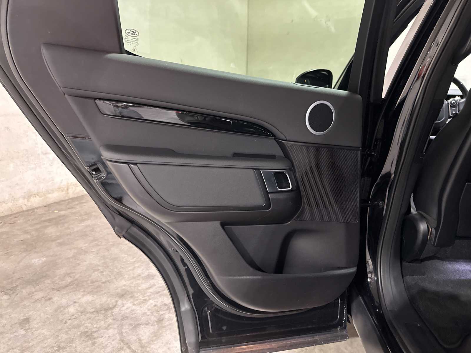 Land Rover Discovery 3.0 Td6 HSE Luxury 258pk 2018 7-persoons, T-774-BK