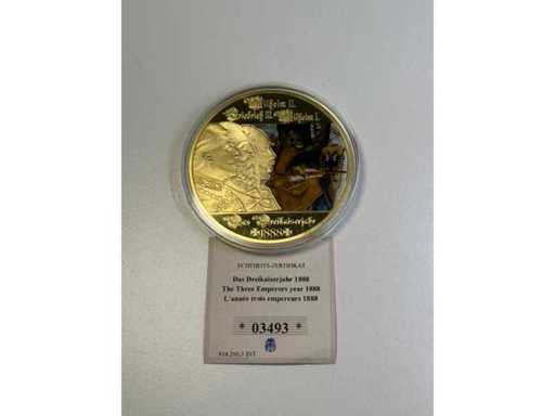 Medal pamiątkowy 70 mm pozłacany z napisem Swarovski – Rok Trzech Cesarzy 1888