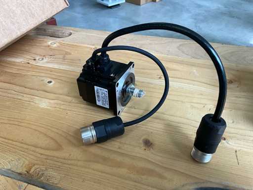 Yaskawa SGMPH-01AAE41D Servo Motor