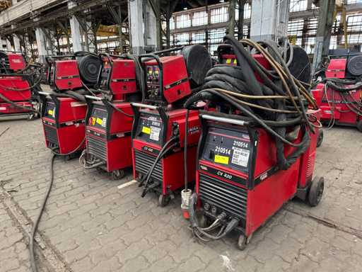 LINCOLN ELECTRIC CV420 4 industrial welders with wire feeder