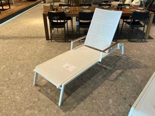 Diphano Selecta Sonnenbett mit Armlehnen