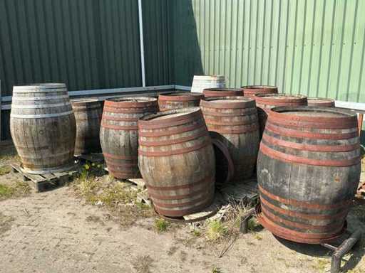 25 Wine barrels 