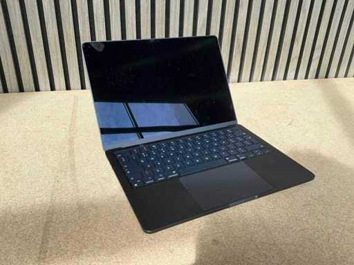 Apple - Macbook Air (M2, 2022) - Laptop