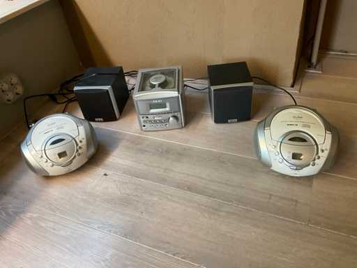 Akai, Dcybel Radio cd spelers