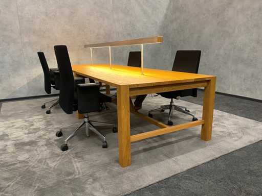 Orangebox/ TwinForm - Lesetisch-Arrangement mit Teppich