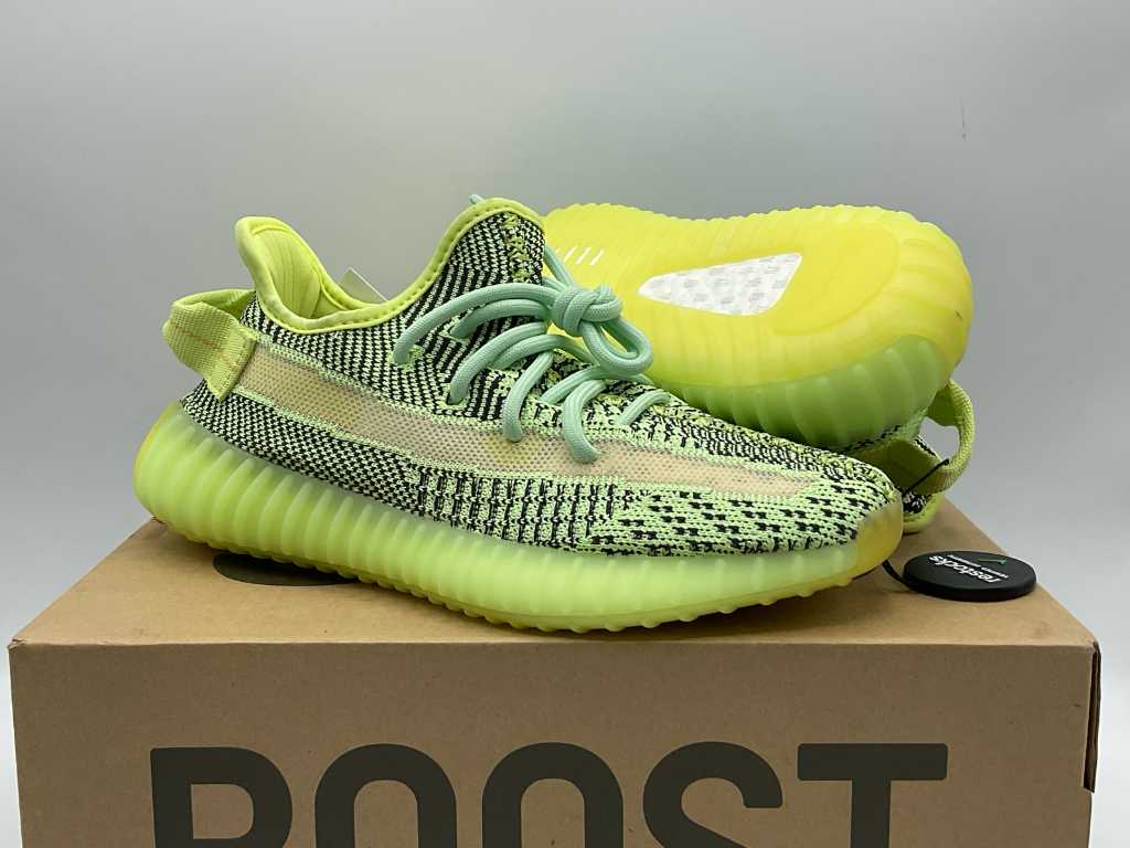 Adidas yeezy yeezreel clearance xs