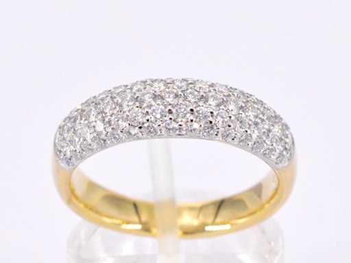 Goldener Pflasterring mit 0,90 Karat Diamanten