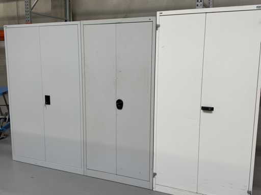   3 armoires d’atelier