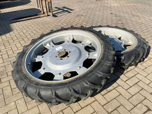 Kultura opona z felgą (2x)