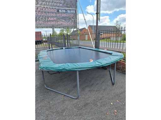 Goldstar - Oval - Trampoline Super Jump (15x)