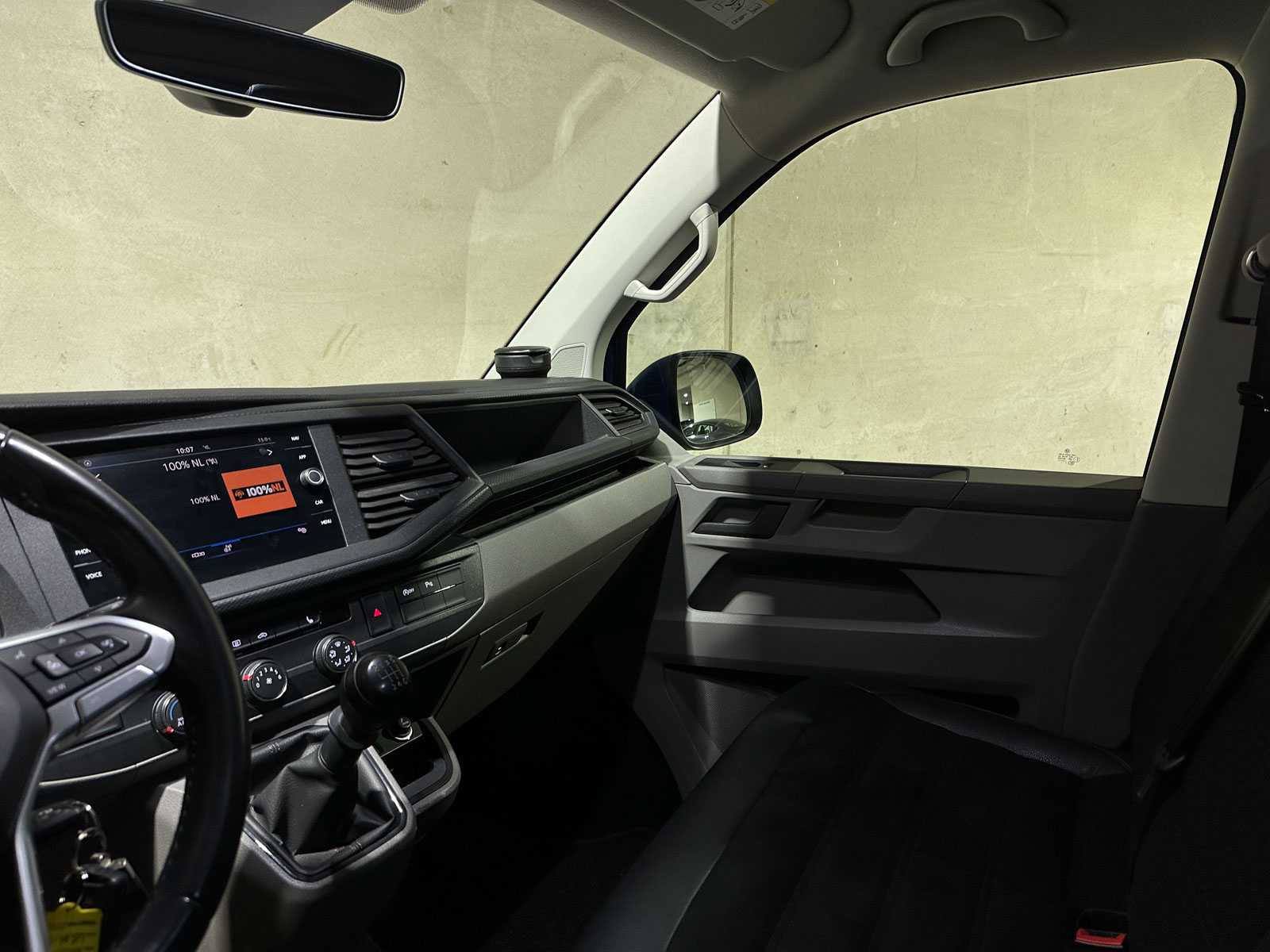 Volkswagen Transporter 2.0 TDI L2H1 30 DC 6-Persoons Highline 150pk 2020 (Origineel-NL), VGK-42-L Bedrijfswagen