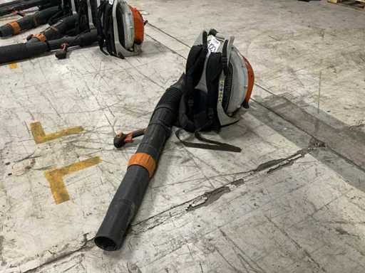 Stihl BR700 Rucksack-Blattgebläse