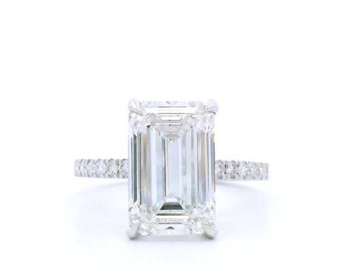 Anello in oro bianco 14 carati con 5,45 carati diamante