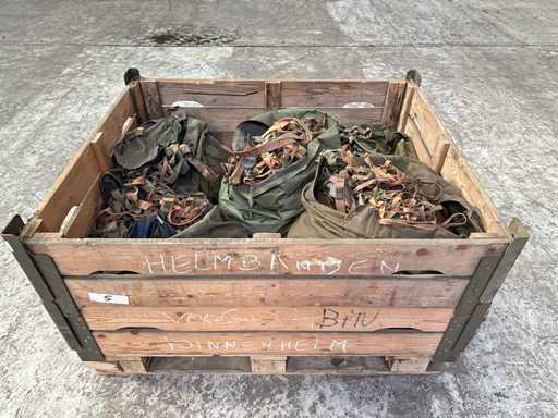 Batch of helmet liners and straps