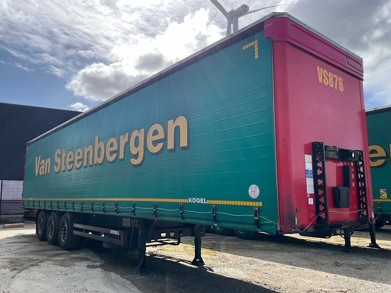 2019 KÖGEL SN 24 Curtainsider-Sattelauflieger
