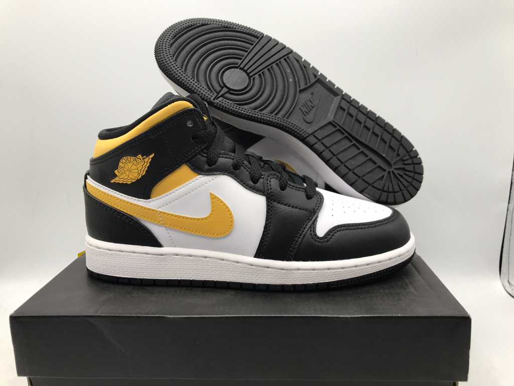 Nike Air Jordan 1 Mid  White/Pollen-Black Sneakers 36.5