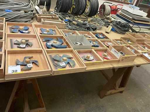 Broyage de profils de fête