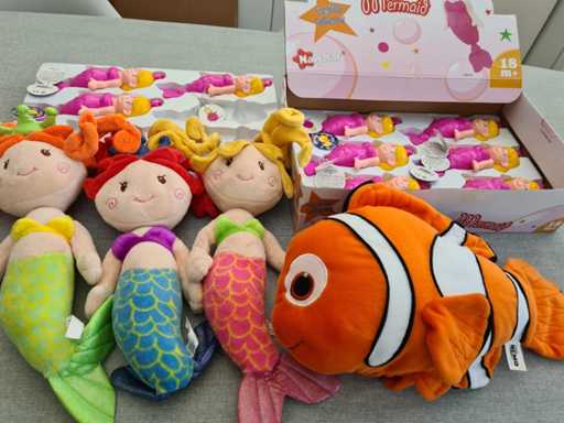 speelgoed knuffels en badfiguurtjes