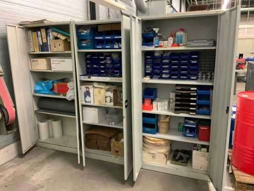 Armoires Ekwo avec matériaux de polissage et de meulage de contenu (3x)