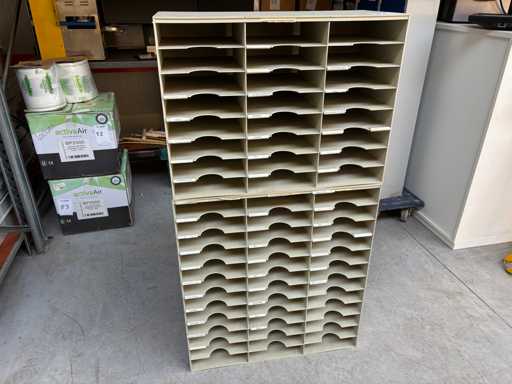 Armoire à compartiments A4