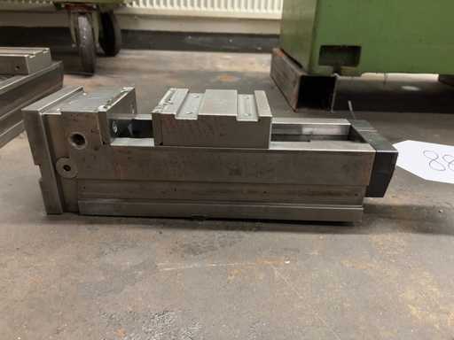 FRESMAK Machine Vise