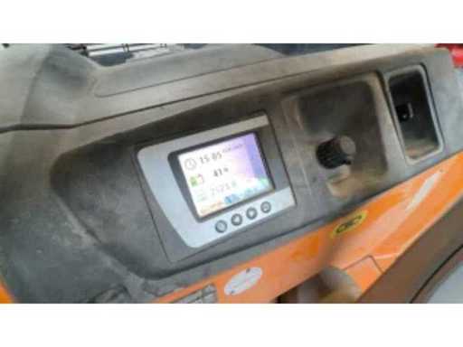 0585937c-35cd-4343-90e8-e5365638c862.mp4