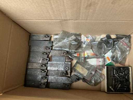 Batch of turning bar holders