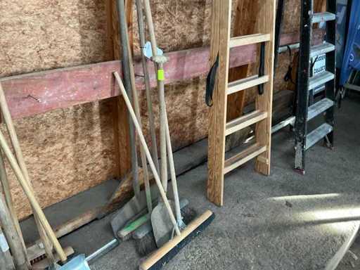 Divers aannemersmateriaal