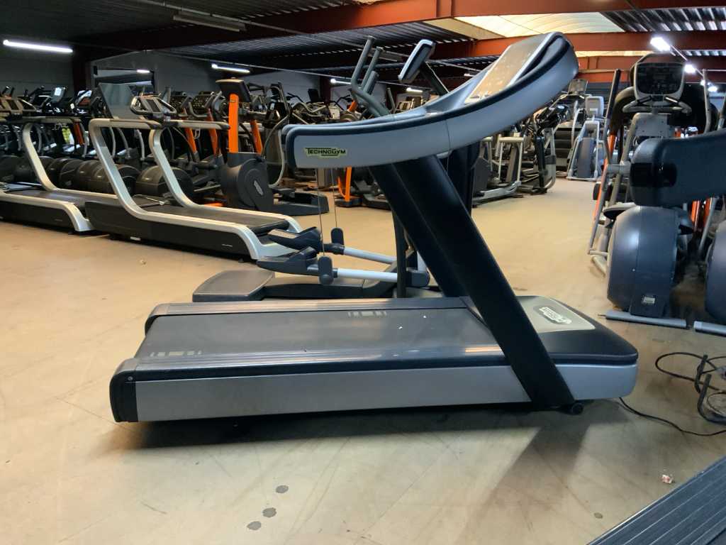 technogym excite+ run now 500 led Treadmill