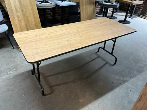 Folding table (7x)