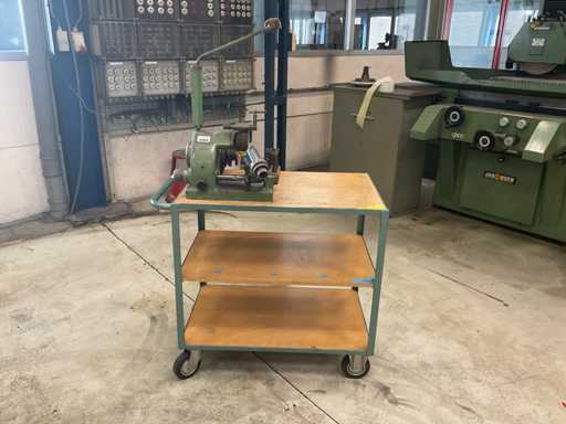 Deckel SO Werkzeugschleifmaschine auf Transportwagen