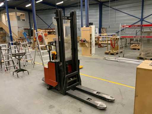 2001 BT LSF 1250 Impilatore