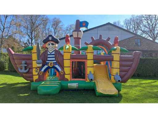 Château gonflable en bateau pirate