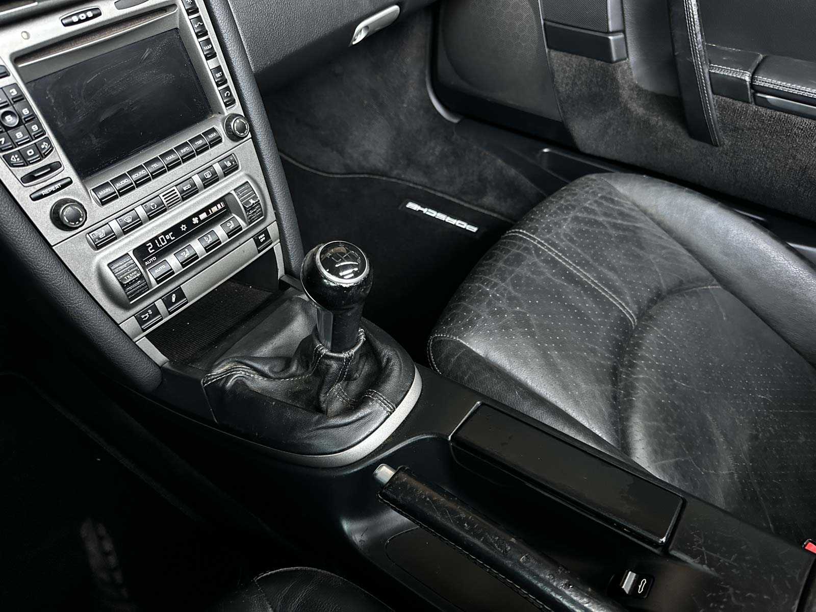 Porsche 911 Carrera Cabriolet 997 3.6 325pk 2005 handgeschakeld -Youngtimer-