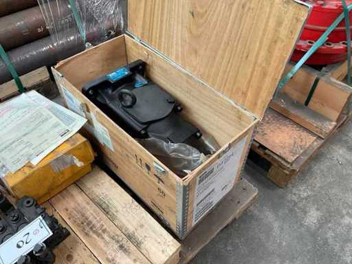 PARKER T67EDCS 050 B24 008 3R00 A502 - Pompă hidraulică