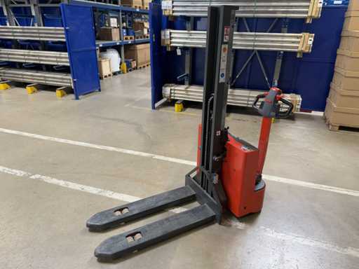 LINDE ML 10 Stacker