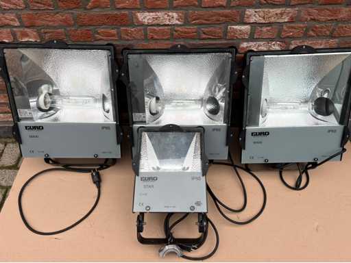 4 x euro site lighting
